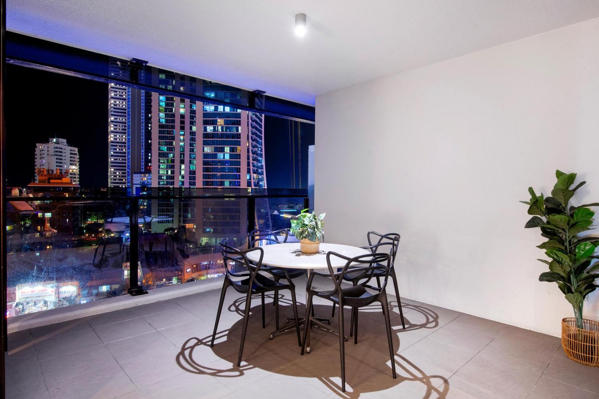 Ocean View Apartments With Balcony - Circle On Cavill - Central Location! - Self Contained & Privately Managed Голд-Кост Экстерьер фото