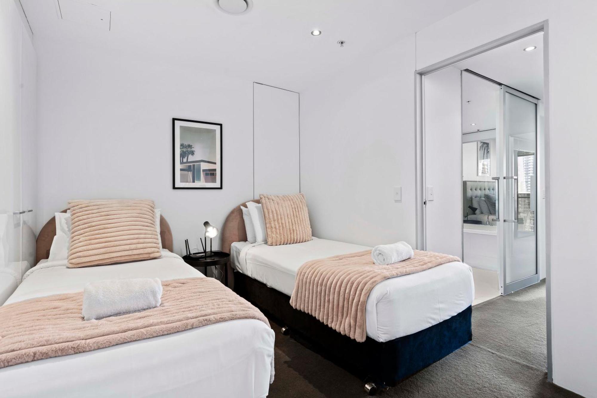 Ocean View Apartments With Balcony - Circle On Cavill - Central Location! - Self Contained & Privately Managed Голд-Кост Экстерьер фото